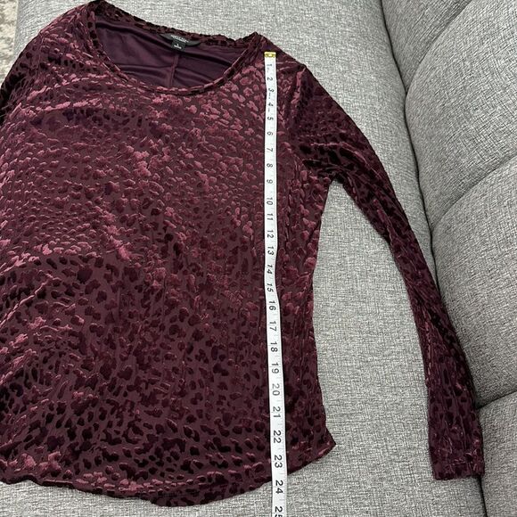 Simply Vera VeraWang Women's Top Burgundy Velvet Leopard Print Long Sleeve Sz L - Picture 10 of 13